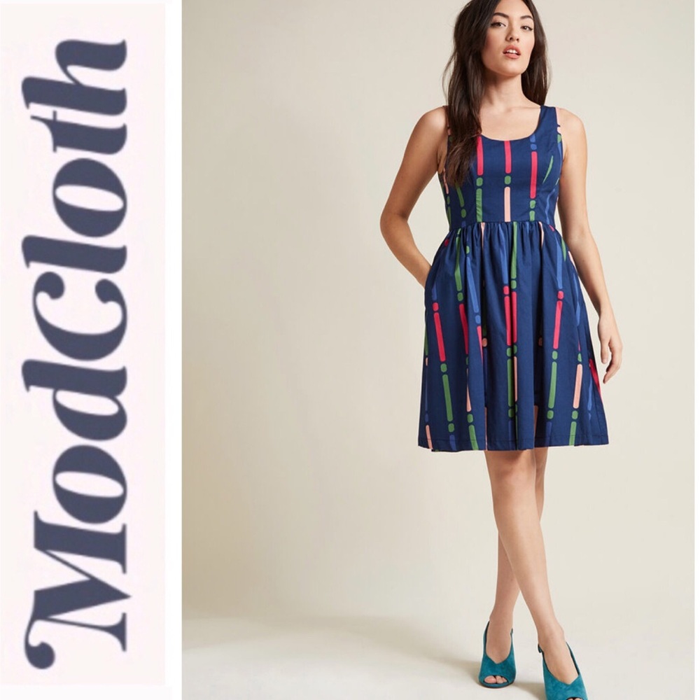 “Optimistic Effect” Sleeveless Dress in Stripes